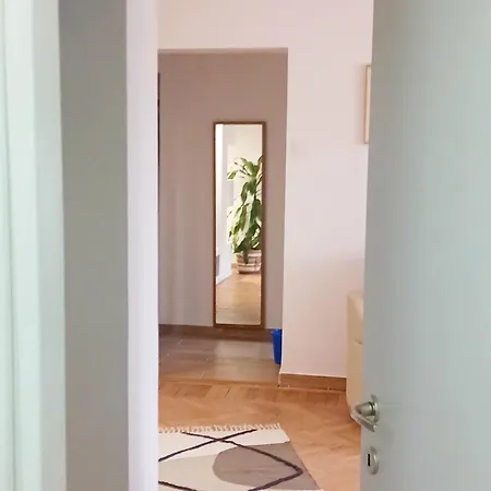 The House In The Park Apartment
