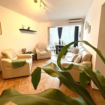 Апартаменты The House In The Park *