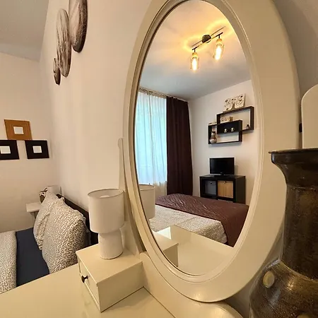 The House In The Park Бухарест