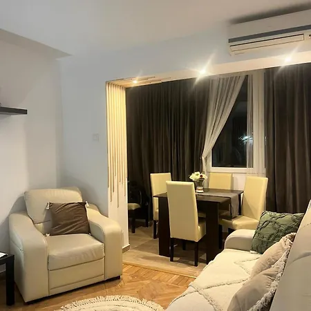 The House In The Park * Bükreş