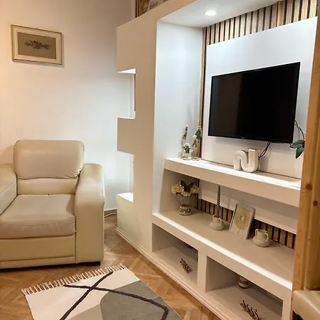 The House In The Park * Bükreş